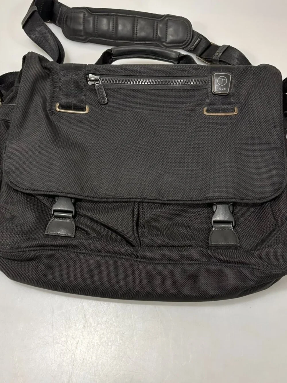 T Tech Tumi Black Nylon Crossbody Legacy Briefcase Messenger Bag 5607D